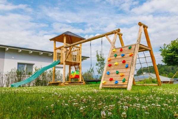 Rundholzspielplatz 11